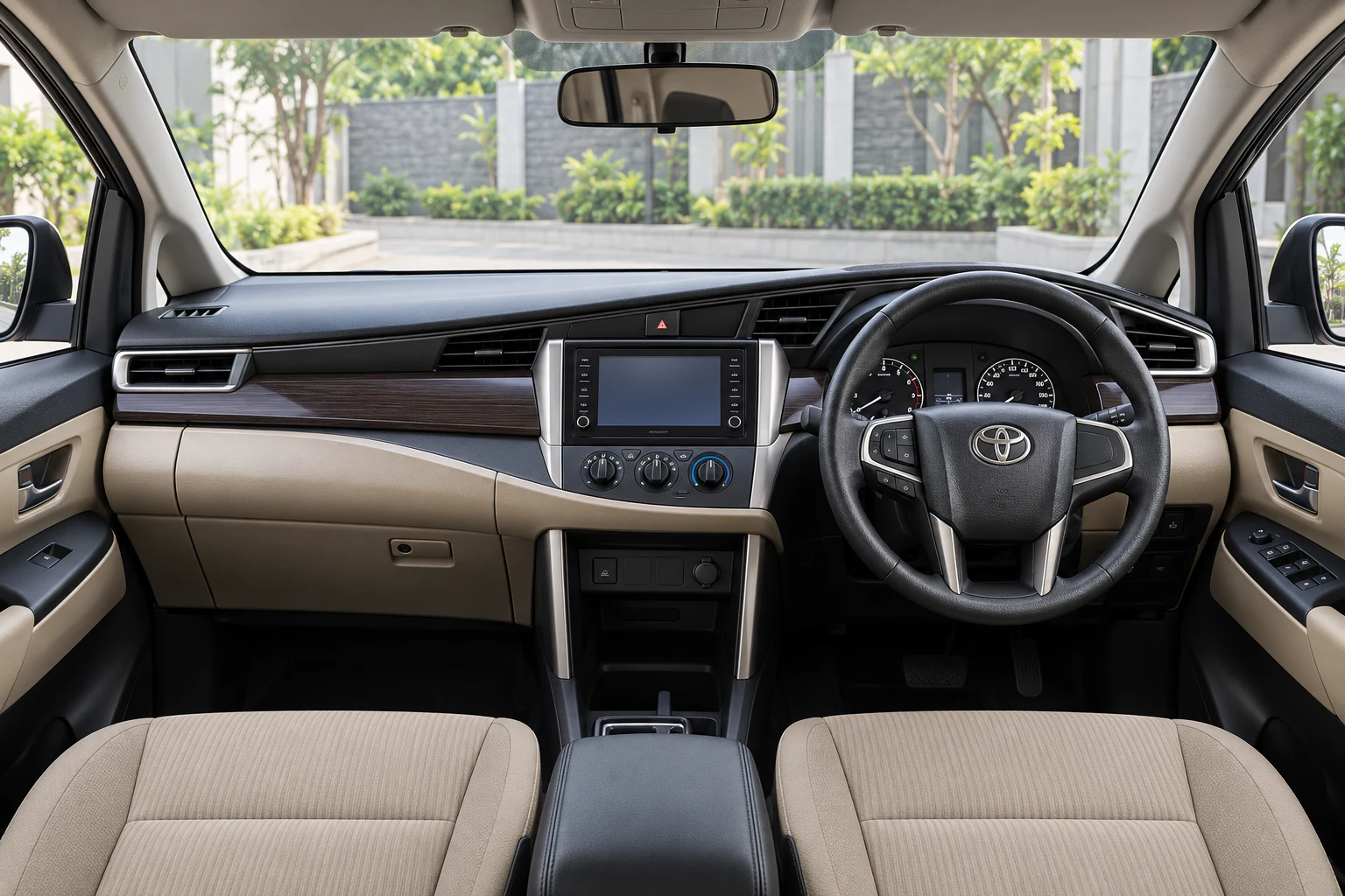Toyota Kijang Innova — interior depan